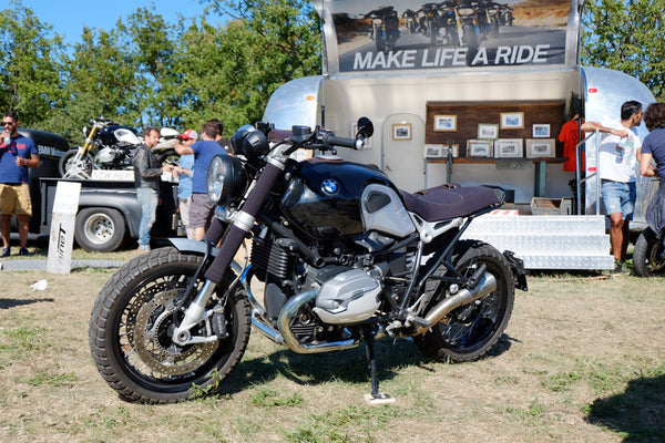 Unit Garage BMW R9T Low Level Exhaust Pipe