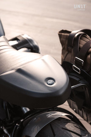 Unit Garage R9T Series Biposto GEL Seat Hump